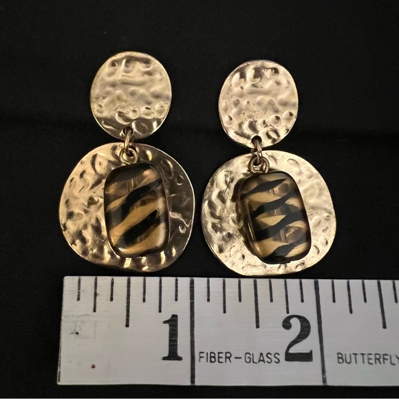 Hammered Gold Tone Clip-on Earrings - Picture 6 of 8